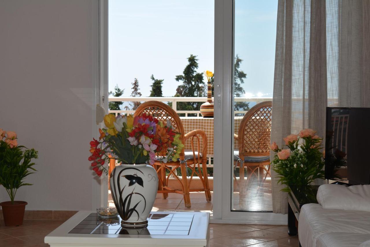 Panos Apartments Yerakini Eksteriør billede