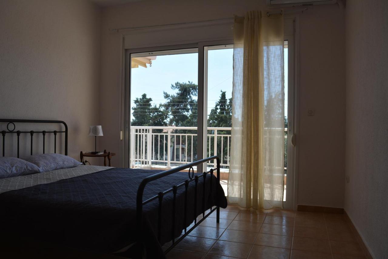 Panos Apartments Yerakini Eksteriør billede