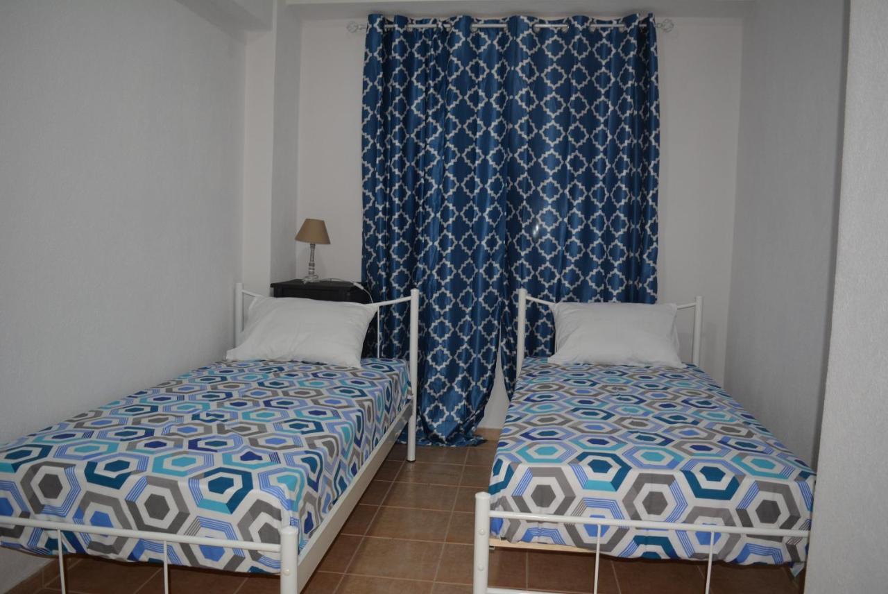 Panos Apartments Yerakini Eksteriør billede